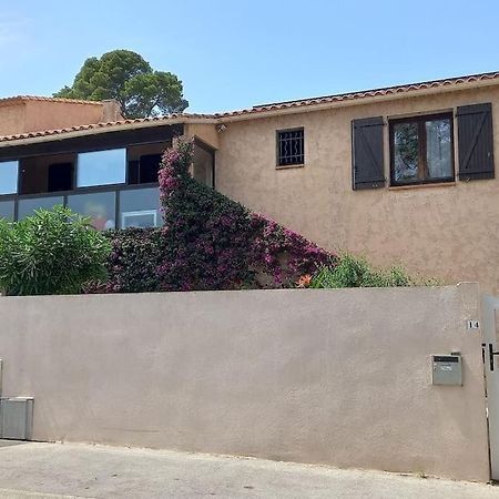 Appartement En Rez De Jardin Et Terrasse Ds Villa Hyères Esterno foto