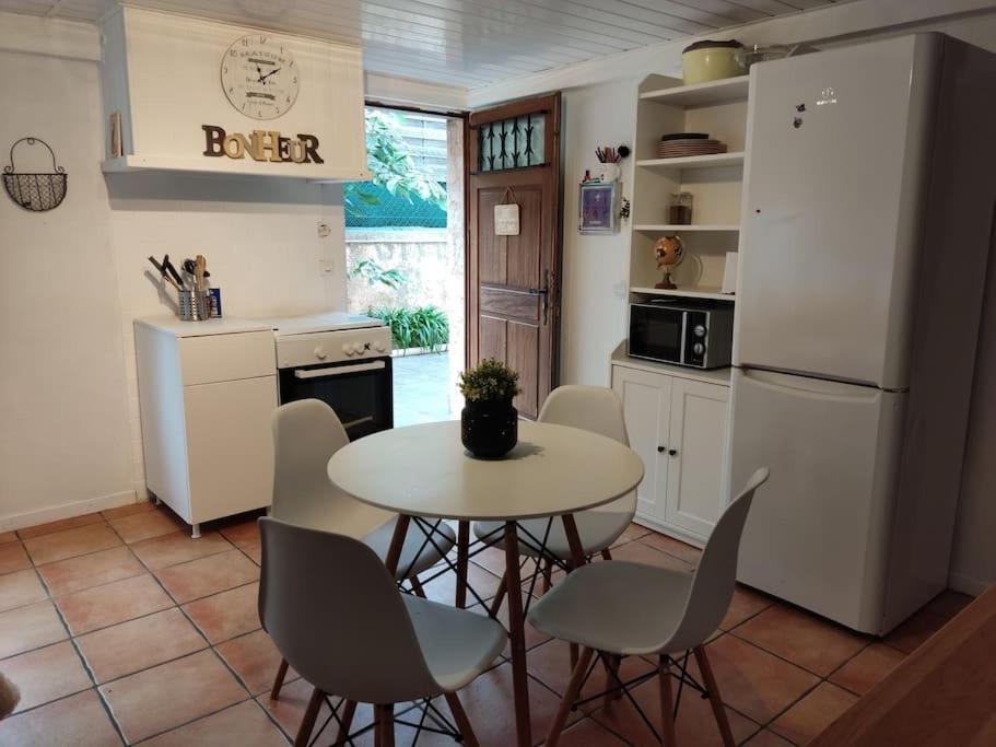 Appartement En Rez De Jardin Et Terrasse Ds Villa Hyères Esterno foto