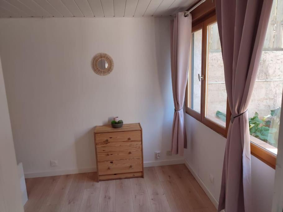 Appartement En Rez De Jardin Et Terrasse Ds Villa Hyères Esterno foto