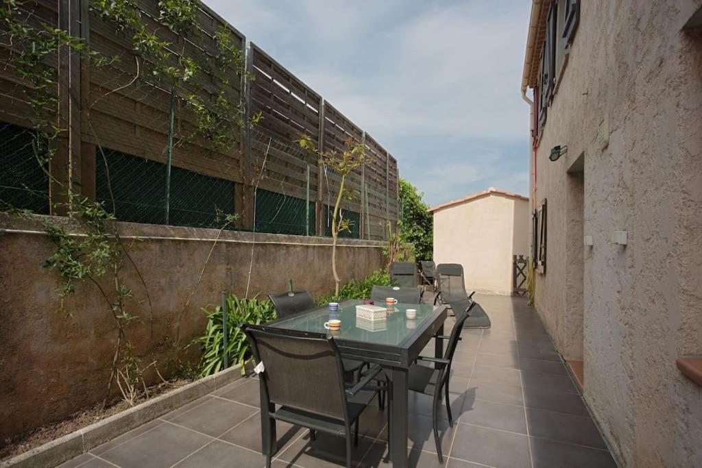 Appartement En Rez De Jardin Et Terrasse Ds Villa Hyères Esterno foto